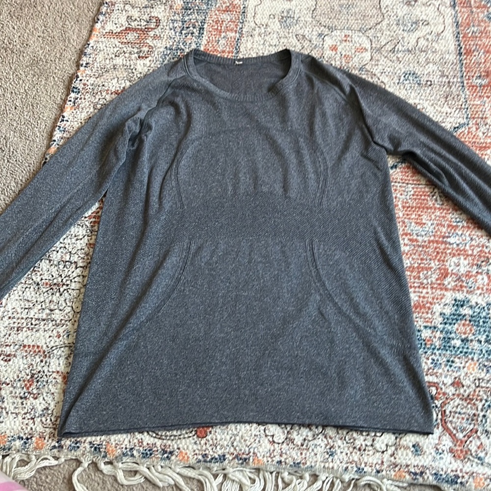 Lululemon top